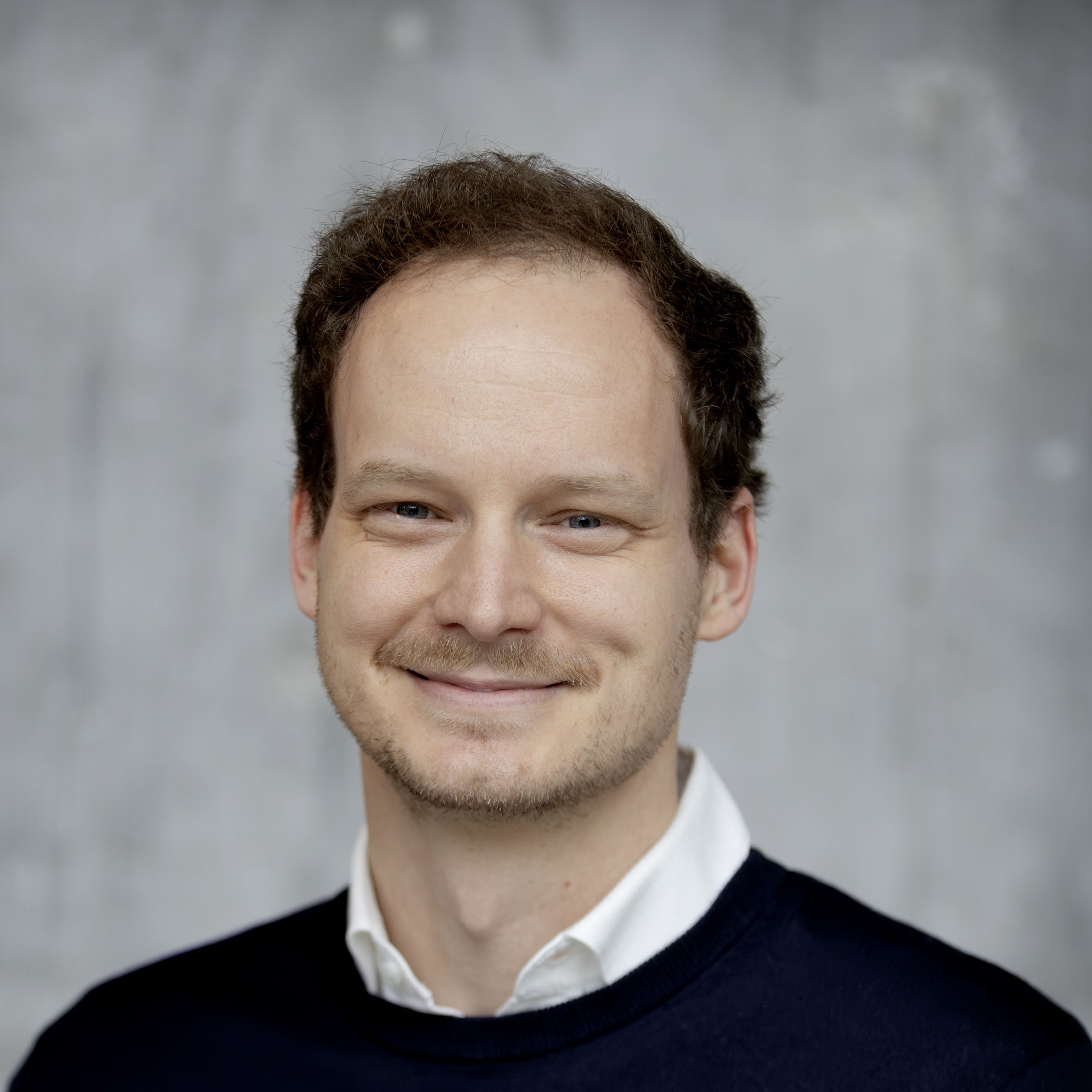 Dr. Marko Bek